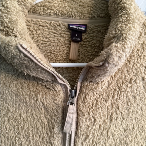 Patagonia Tan Fleece Pullover - Picture 3 of 4